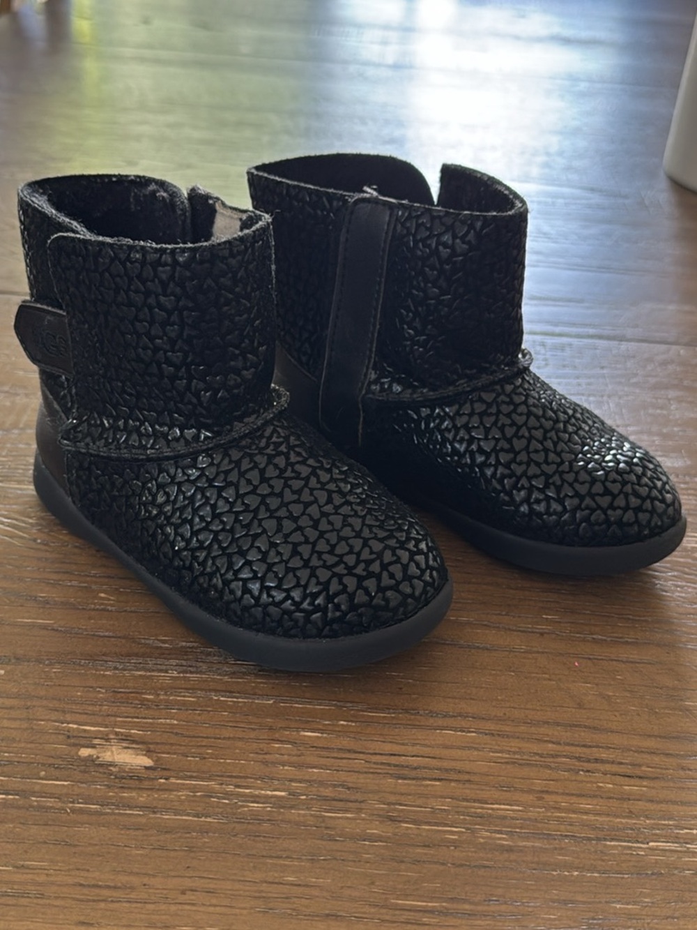 UGG kids size 9 Black Heart-Pattern Ankle Boots